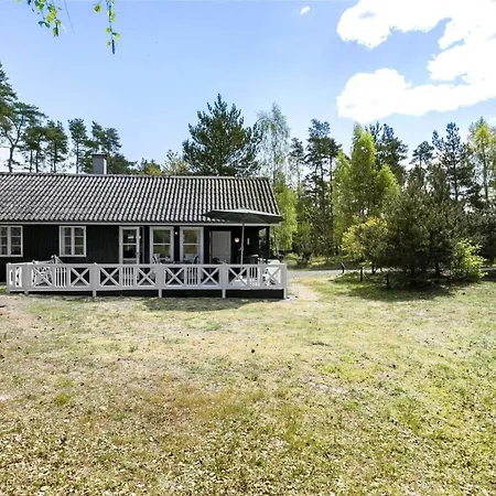 1308 Aakirkeby - Fyrreklyngen 5 Сasa de vacaciones